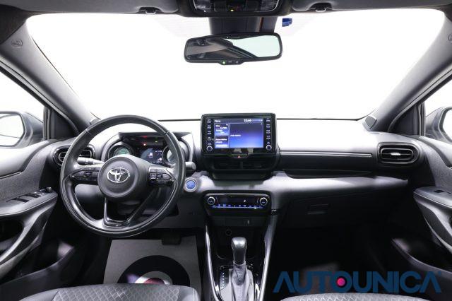 TOYOTA Yaris 1.5 HYBRID 5 PORTE LOUNGE FARI LED TETTO PANORAMA