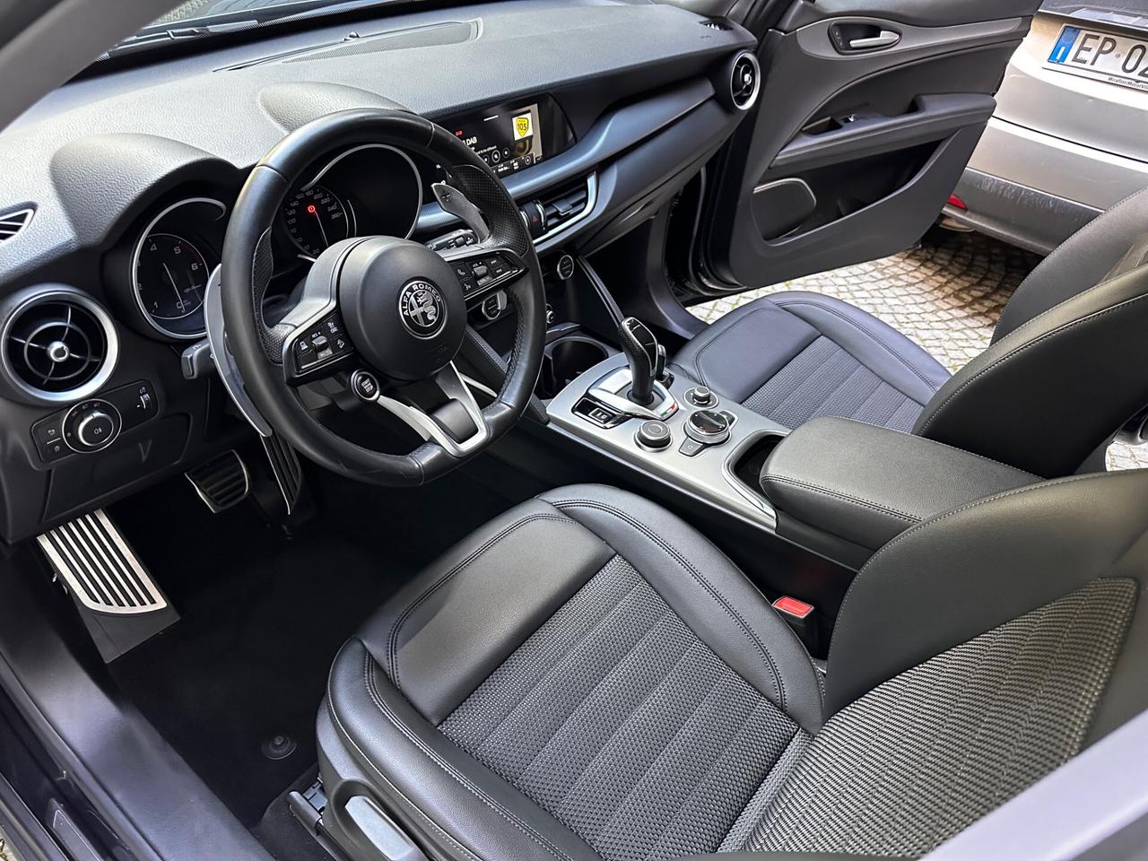 Alfa Romeo Stelvio 2.2 Turbodiesel *PADDLE F1* Q4