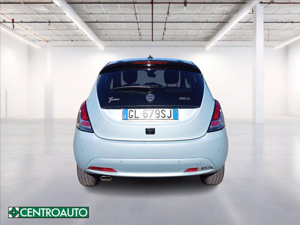 LANCIA Ypsilon 1.0 firefly hybrid Gold Plus s&s 70cv del 2023