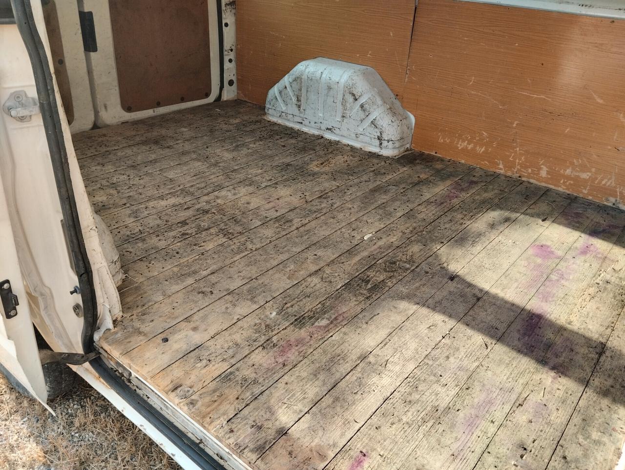 FORD TRANSIT 2.0D P.TA 755 KG