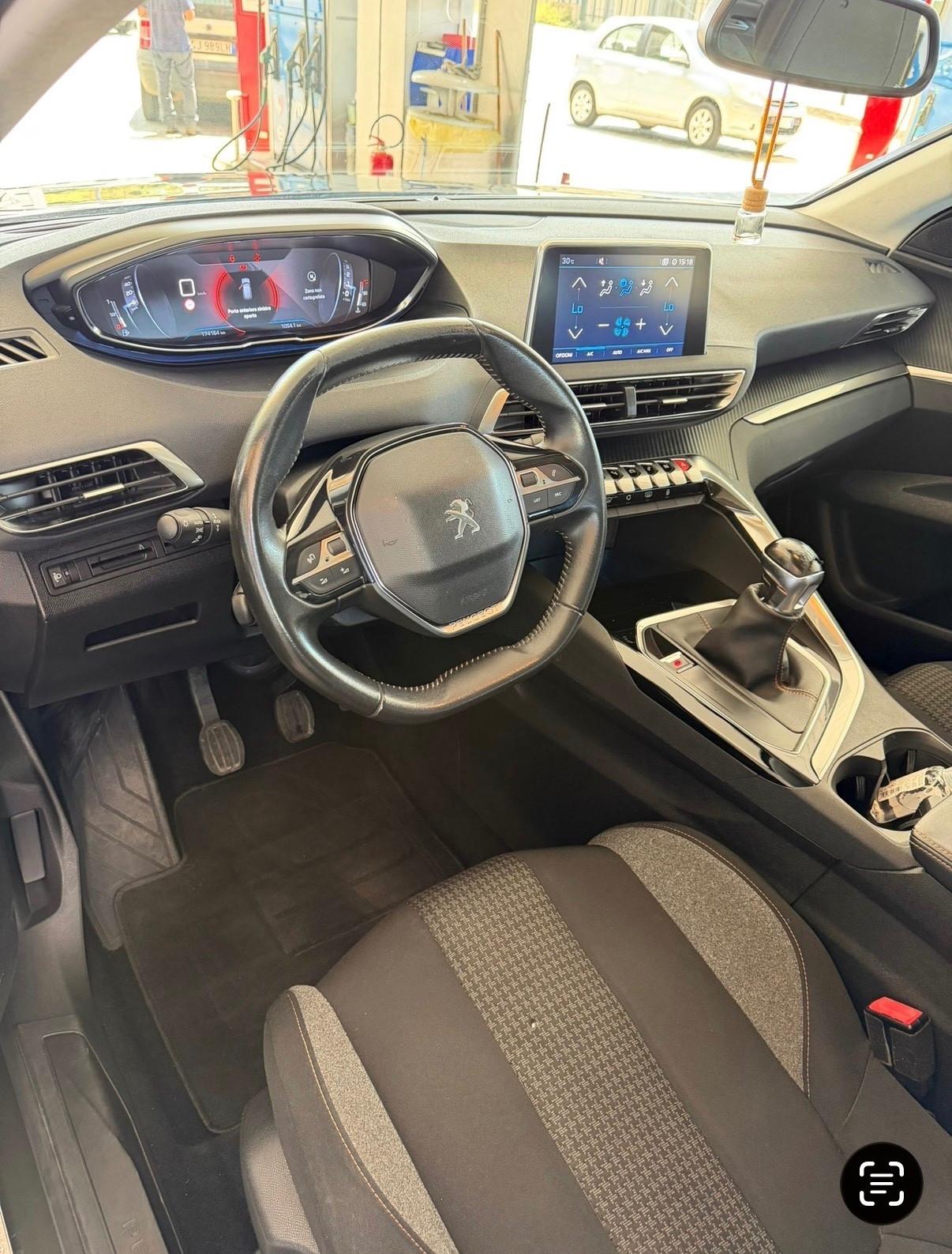 Peugeot 3008 BlueHDi 130 S&S Business