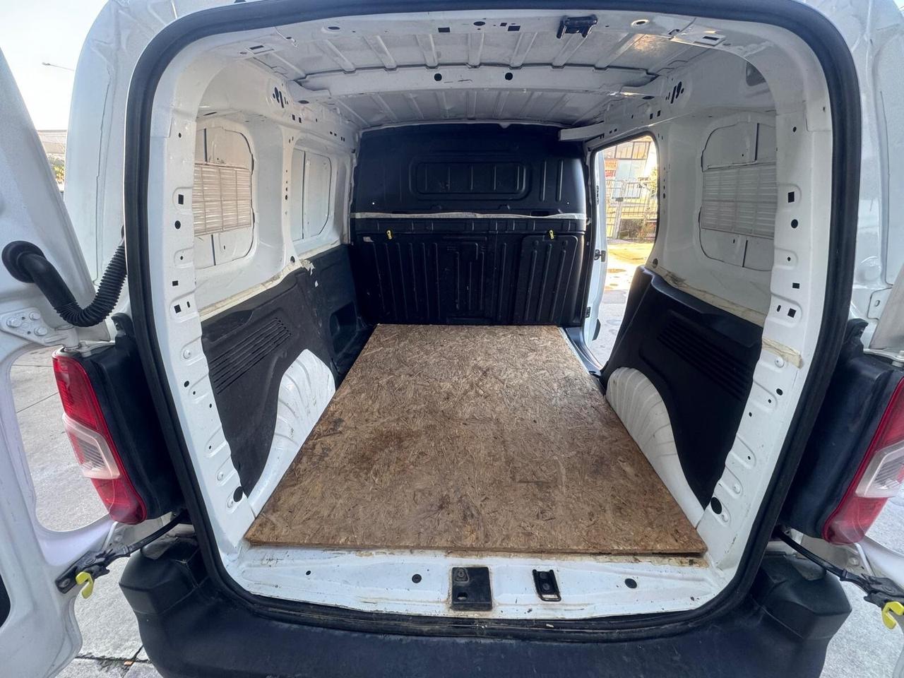 Opel Combo Cargo 1.6 Diesel PC 1000kg Edition