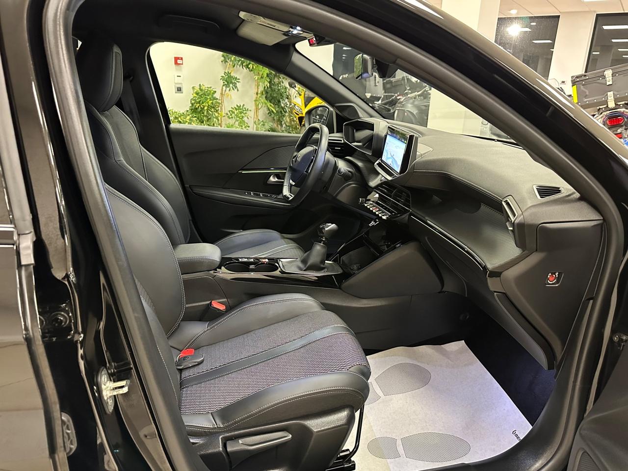 Peugeot 208 PureTech 100 Cv 5 porte GT - 2024