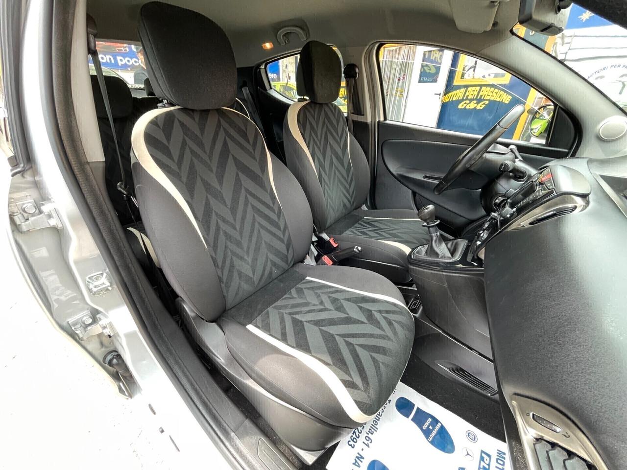 Lancia Ypsilon 1.2 69 CV 5 porte Gold