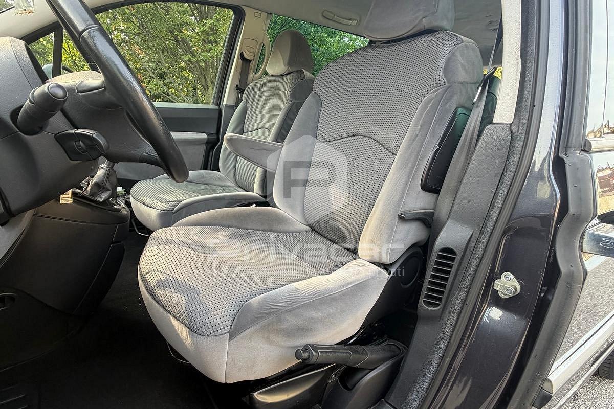 PEUGEOT 807 2.0 HDi 163CV SV