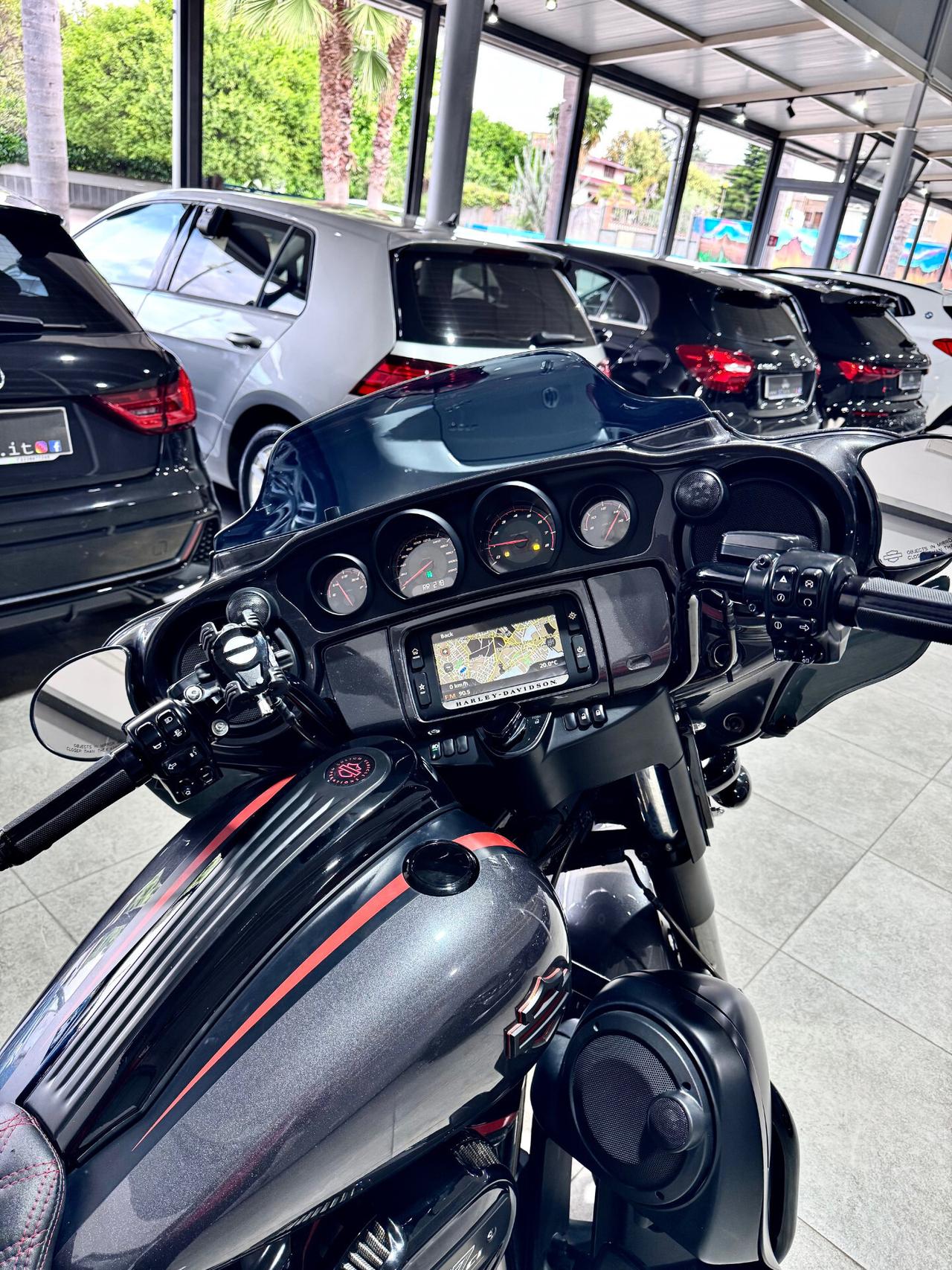 Harley-Davidson CVO Limited Ultra Glide 117 1923cc UNICA STRAFULL