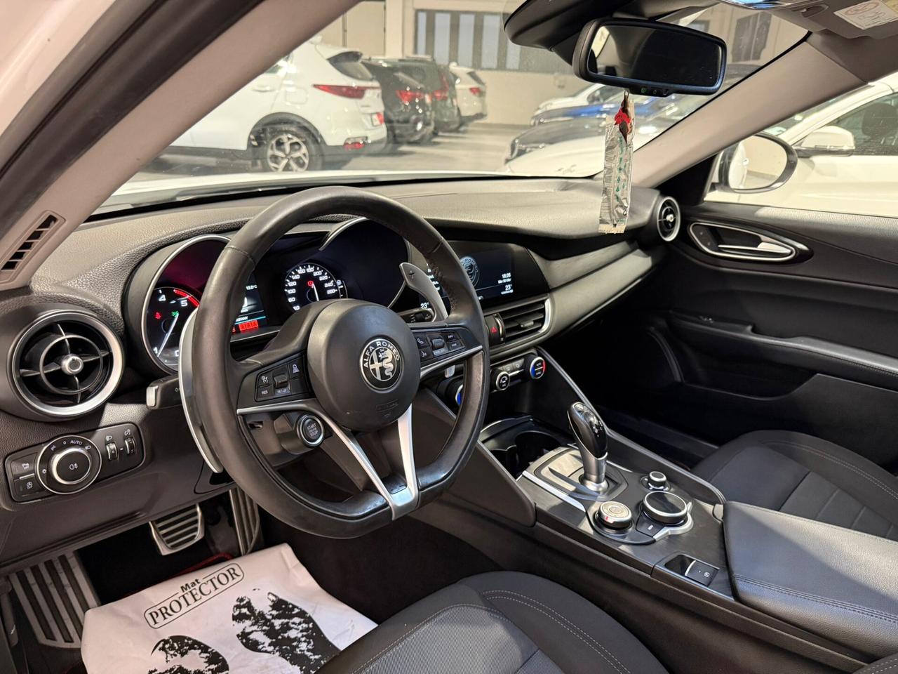 Alfa Romeo Giulia 2.2 Turbodiesel 150 CV Tech Edition