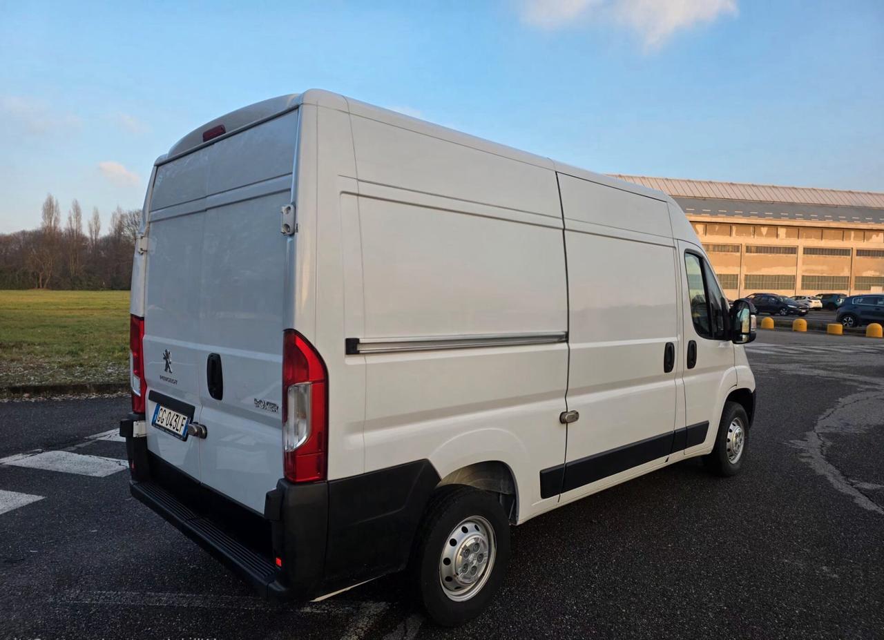 Peugeot Boxer 335 2.2 BlueHDi 140 S&S PC-TN Furgone