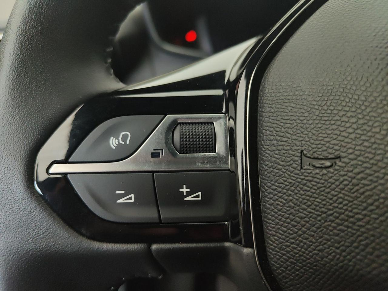 PEUGEOT 2008 II 2023 1.2 PURETECH 100CV ALLURE