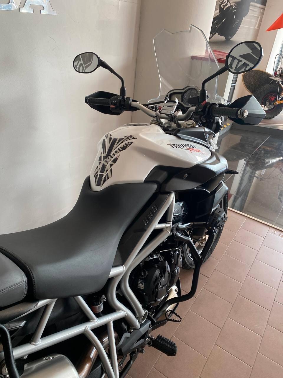 Triumph Tiger 800