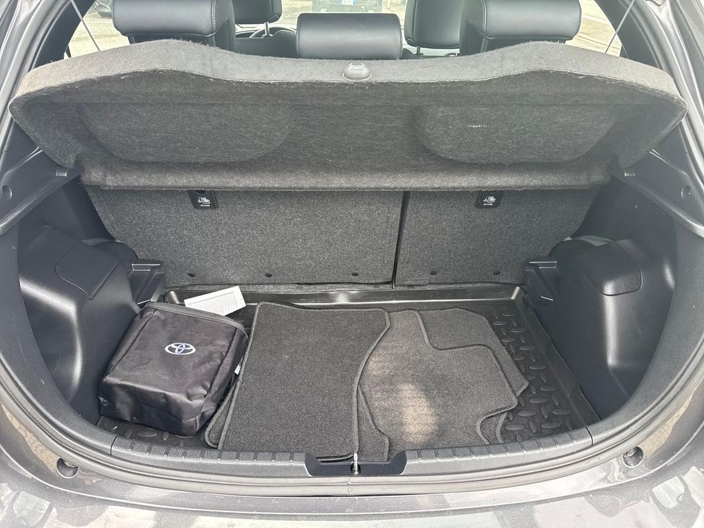 Toyota Yaris 1.5 hybrid Style 5p