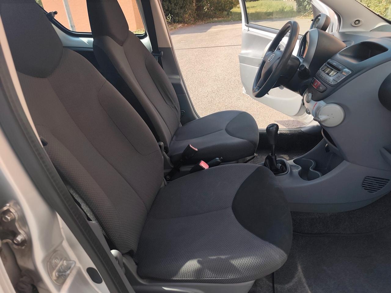 Toyota Aygo 1.0 benzina 5 porte 110 Milà km