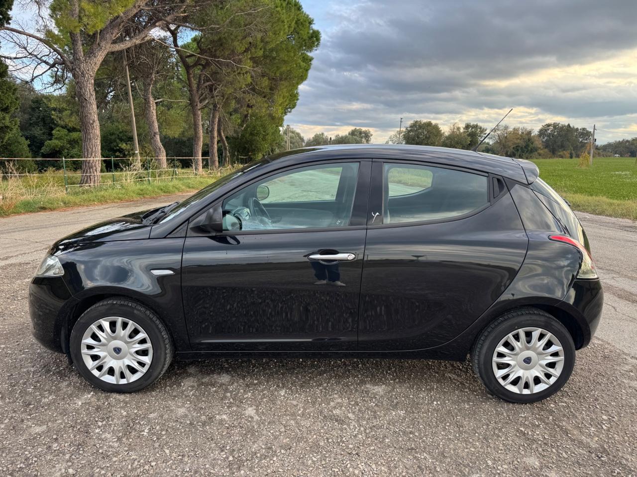 Lancia Ypsilon 1.2 69 CV 5 porte Elefantino