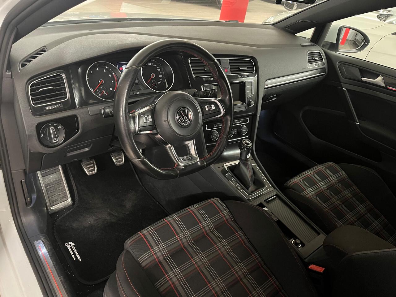 VW Golf VII GTI 2.0 TSI Performance 230 CV Euro 6