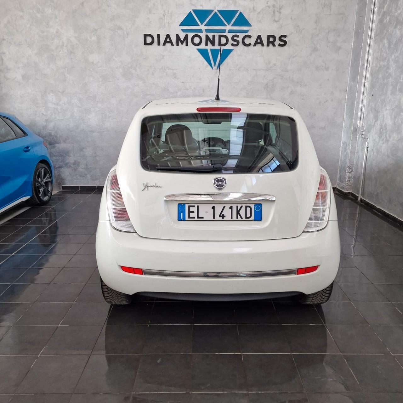 Lancia Ypsilon 1.3 MJT 75 CV Unyca