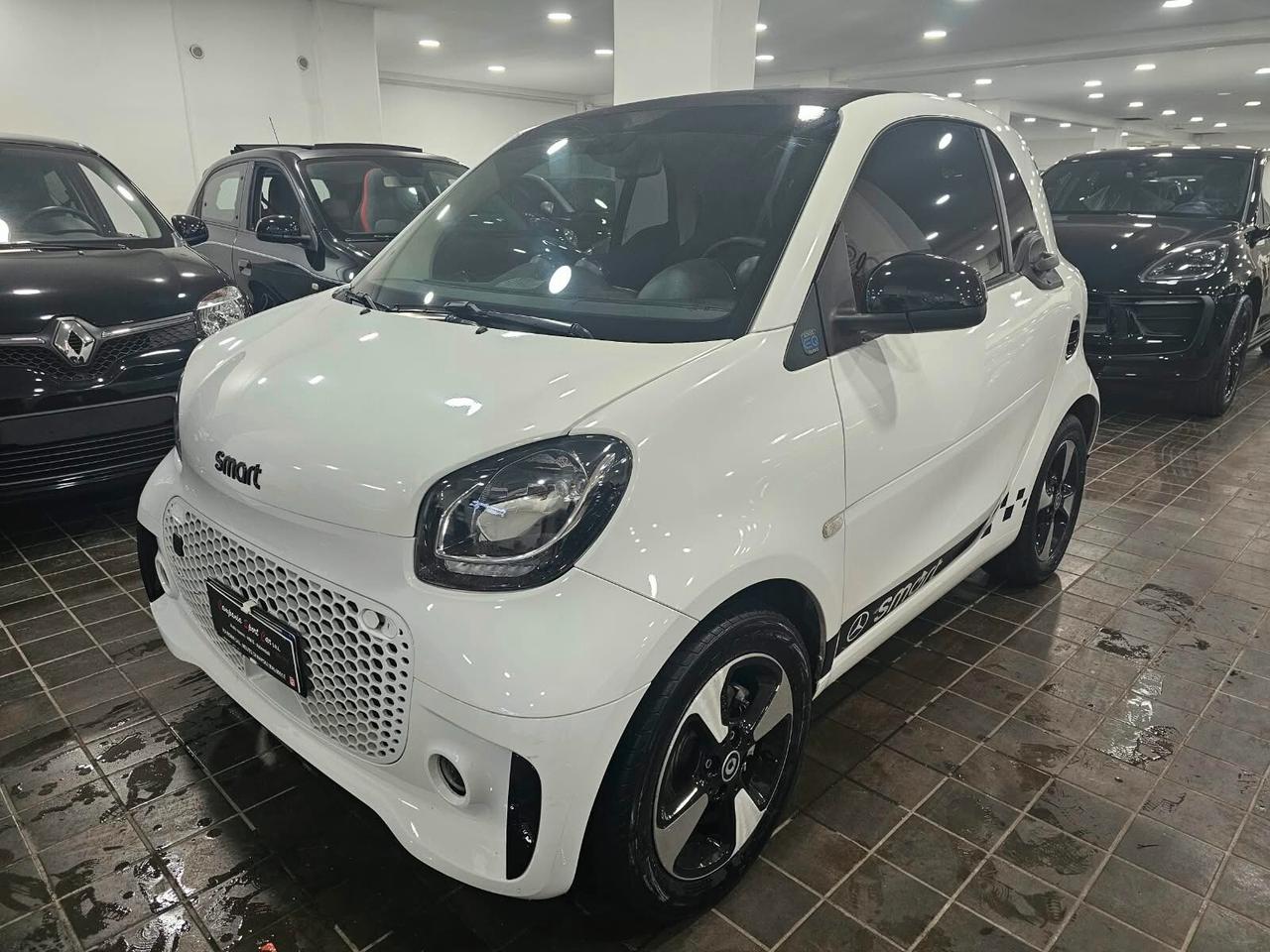 NUOVA SMART FORTWO EQ PRIME TOTAL WHITE IDENTITY BLACK EDITION 56CV TOTALMENTE ELETTRICA