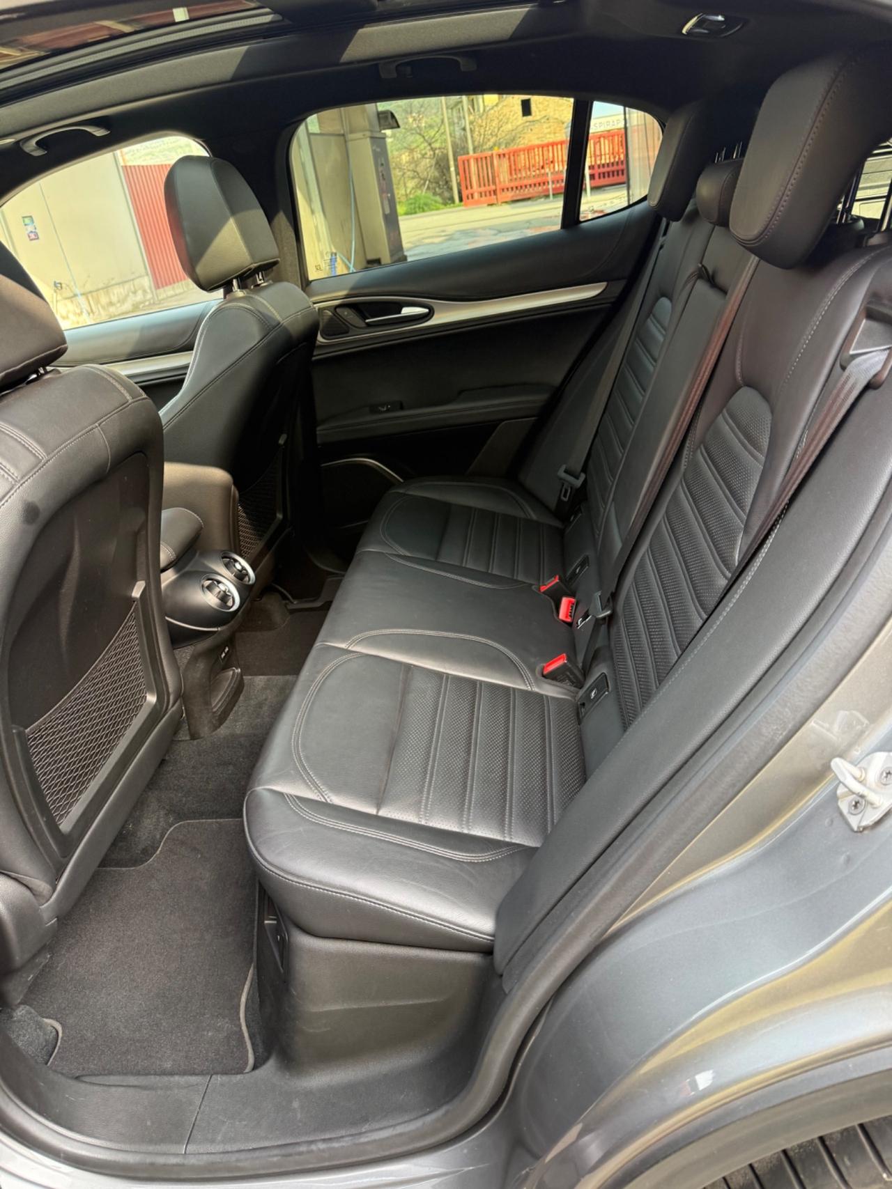 Alfa Romeo Stelvio 2.0 Turbo 280 CV AT8 Q4 B-Tech