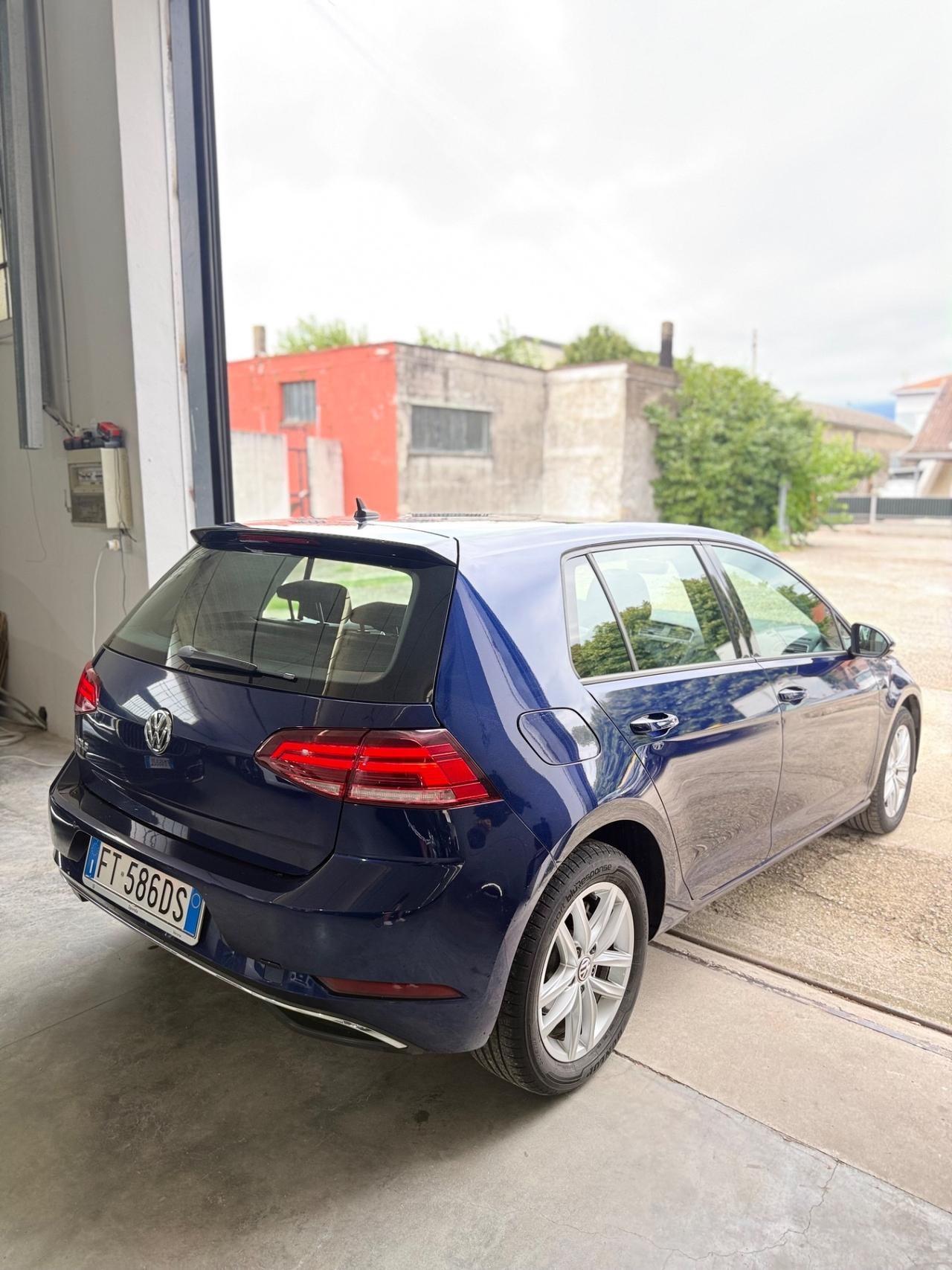Volkswagen Golf Variant 1.6 TDI 115 CV DSG Executive BlueMotion Tech.