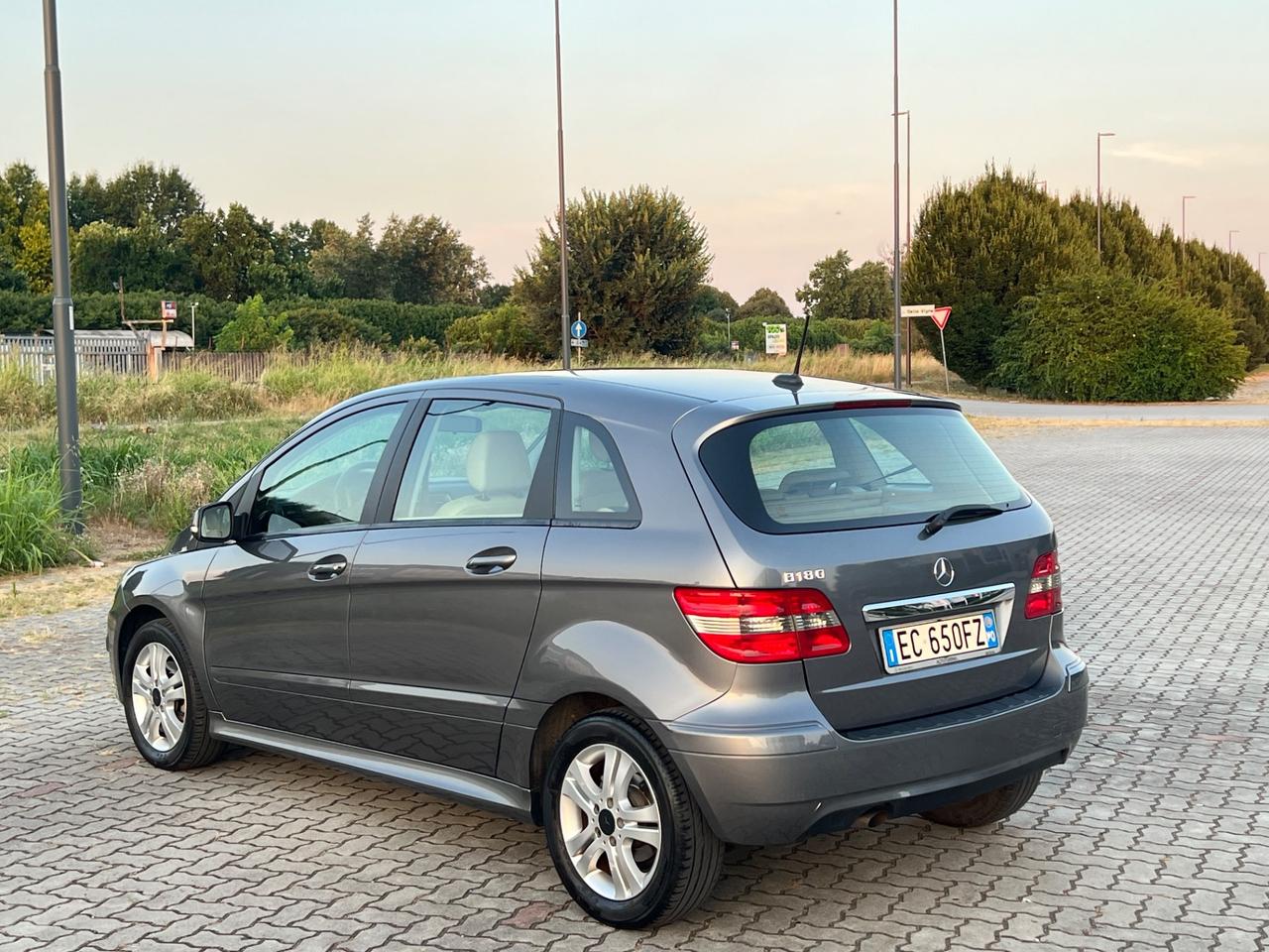 Mercedes-benz B 180 B 180 AUTOMATIC Executive