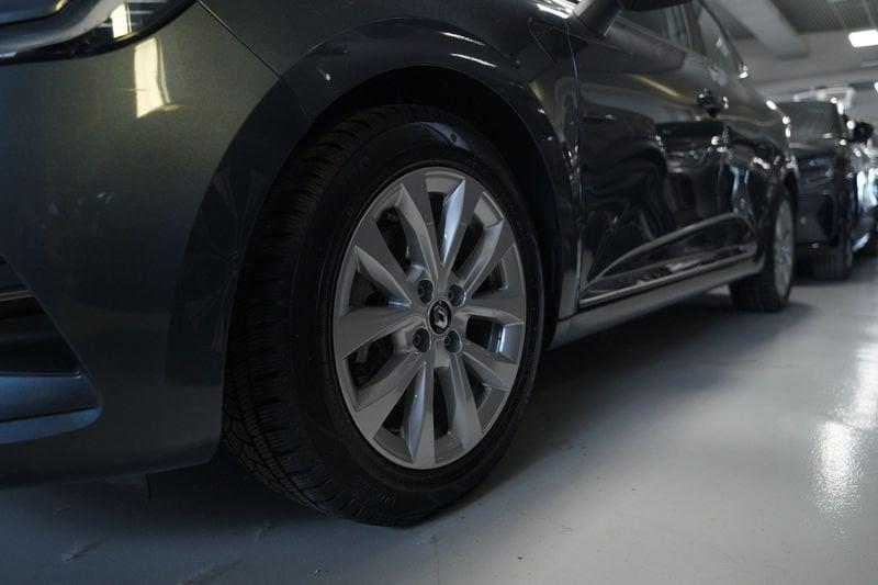 Renault Clio 1.6 E-Tech hybrid Intens 140cv auto my21