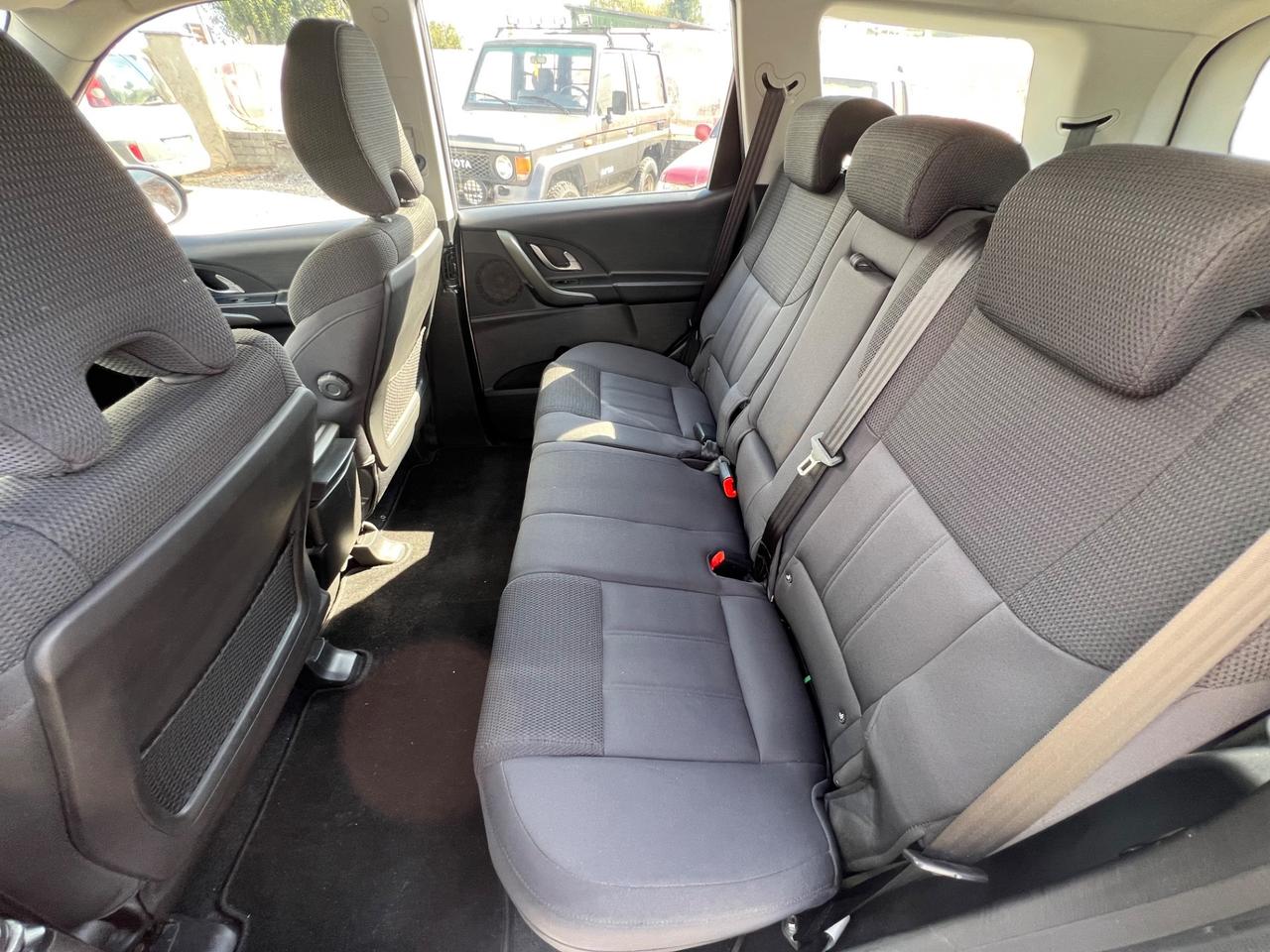 Mahindra XUV500 2.2 16V AWD W8