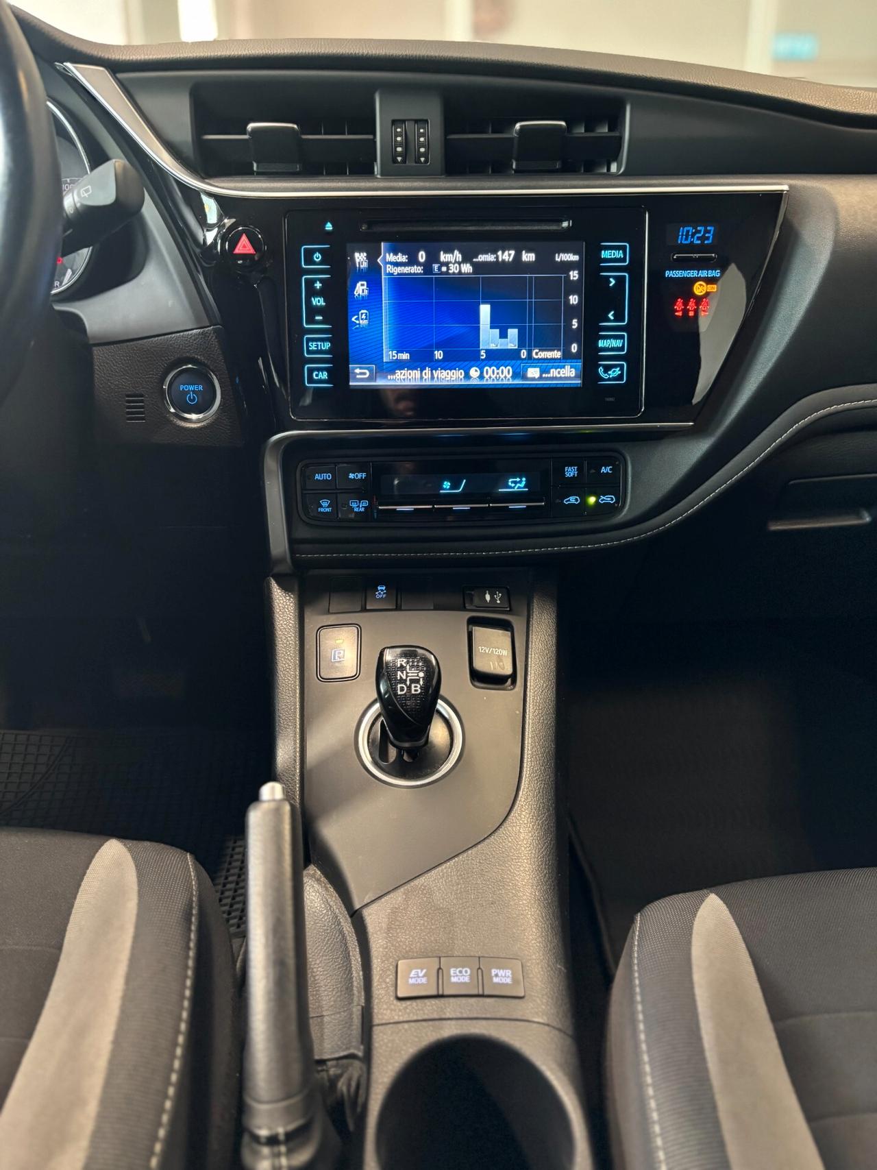 Toyota Auris Touring Sports 1.8h *EURO6B