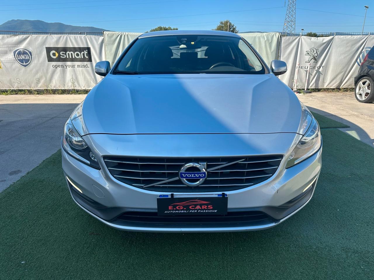 Volvo V60 1.6*D2*MOMENTUM*NAVI*KEY*BLUETOOTH*LED*