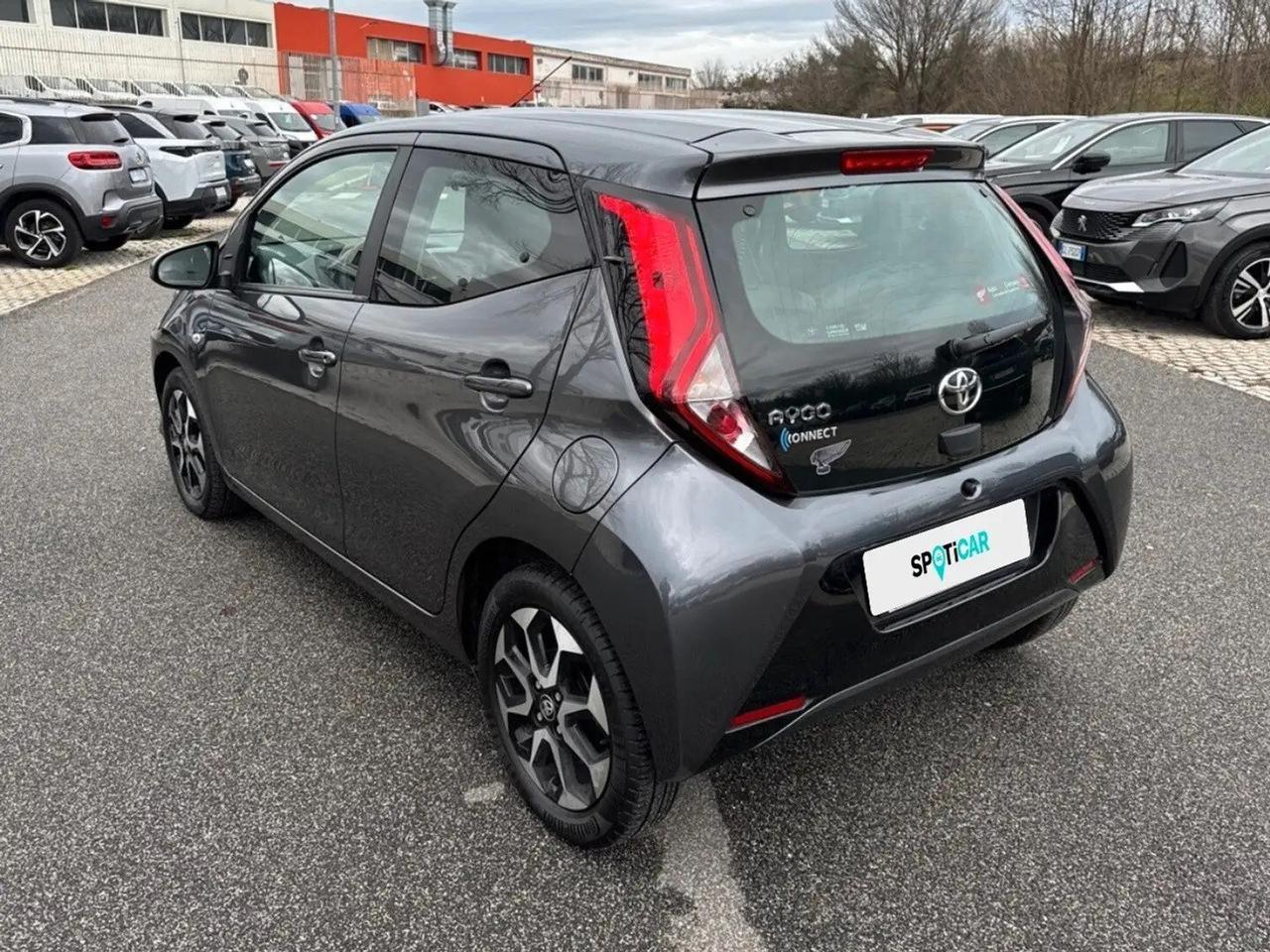 Toyota Aygo Connect 1.0 VVT-i 72 CV 5 porte x-fun