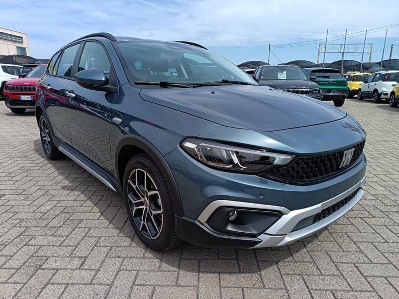 FIAT Tipo 1.5 Hybrid DCT SW Cross