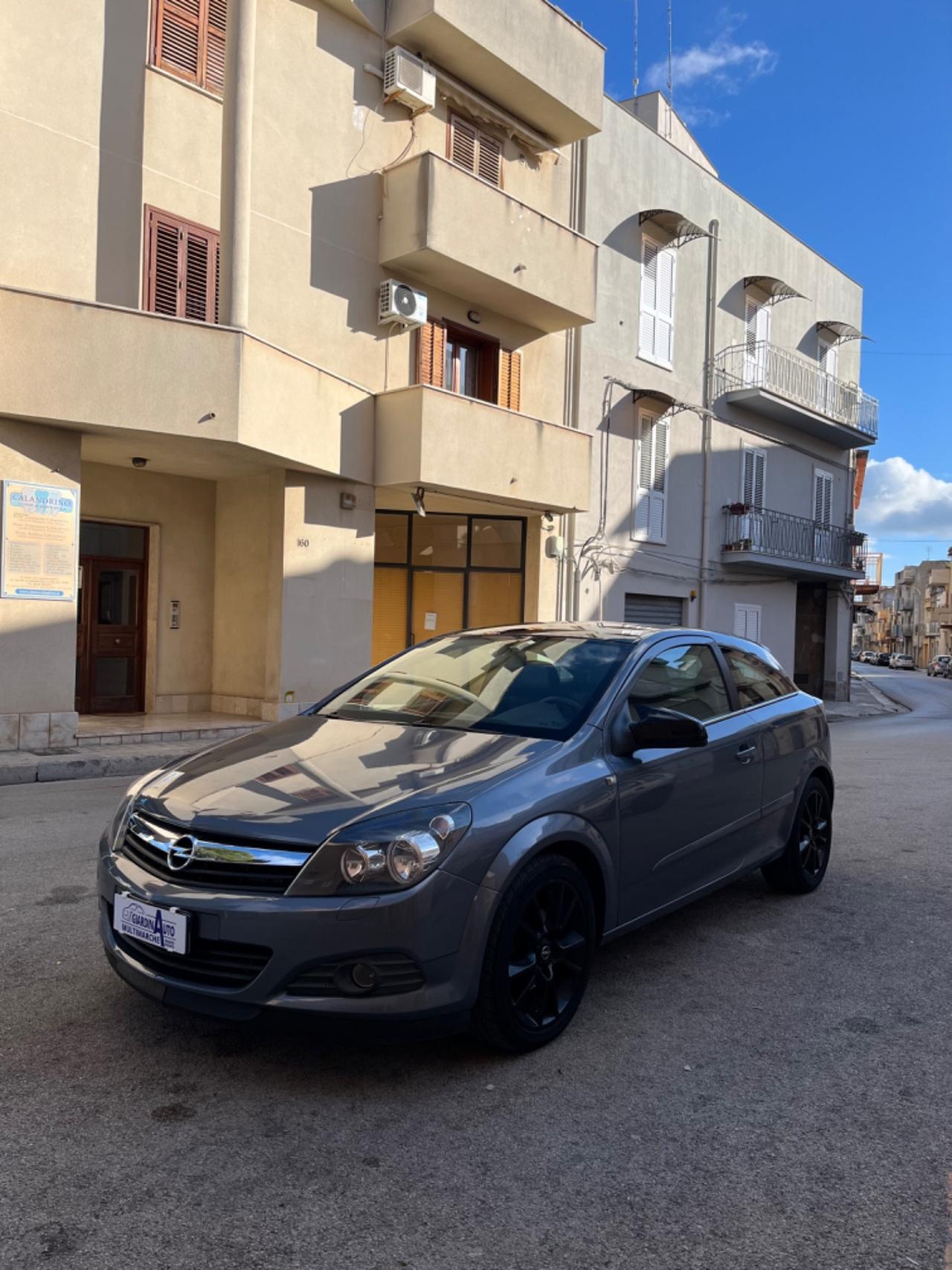 Opel Astra GTC 1.7 CDTI 101CV 3 porte Cosmo