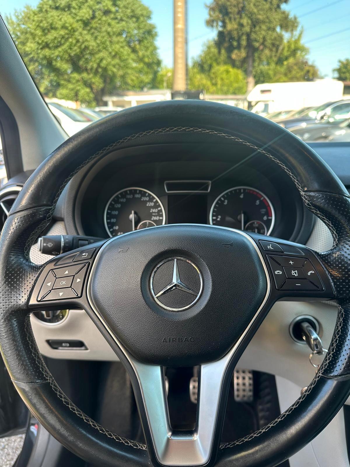 Mercedes-benz B 200 CDI BlueEFFICIENCY Premium