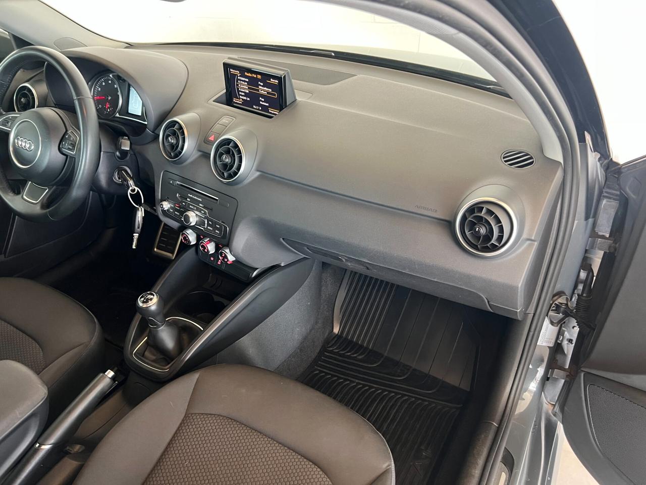 Audi A1 SPB 1.0 TFSI s-line esterno ok neopatentati taglindata