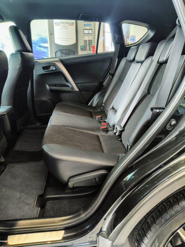 TOYOTA RAV 4 2.0 D-4D 143 Cv Lounge Pelle Navi Unico Propr.