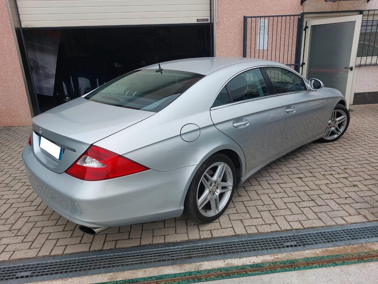 Mercedes-Benz CLS 350 V6 272CV SPORT AMG NAVY TEL.!!!!
