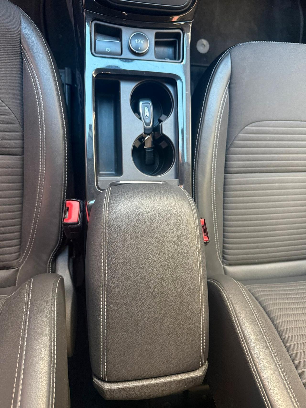 Ford Kuga 1.5 TDCI 120 CV S&S 2WD Powershift Edition