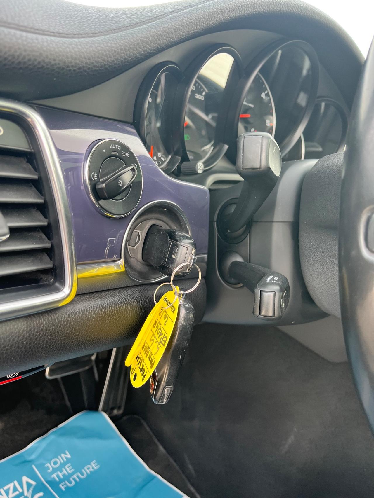 Porsche Panamera tetto apribile