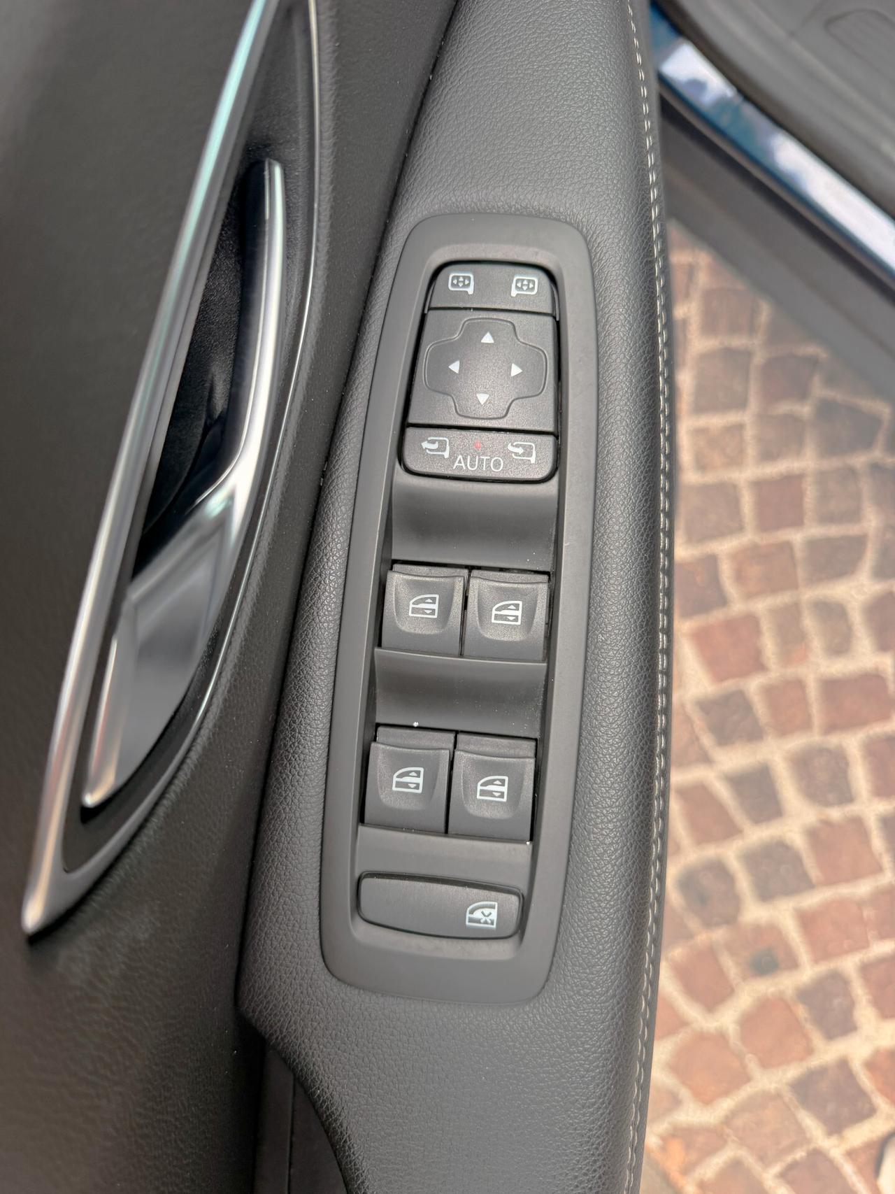 Renault Scenic 1.5 dCi 8V 110 CV EDC Energy Sport Edition2