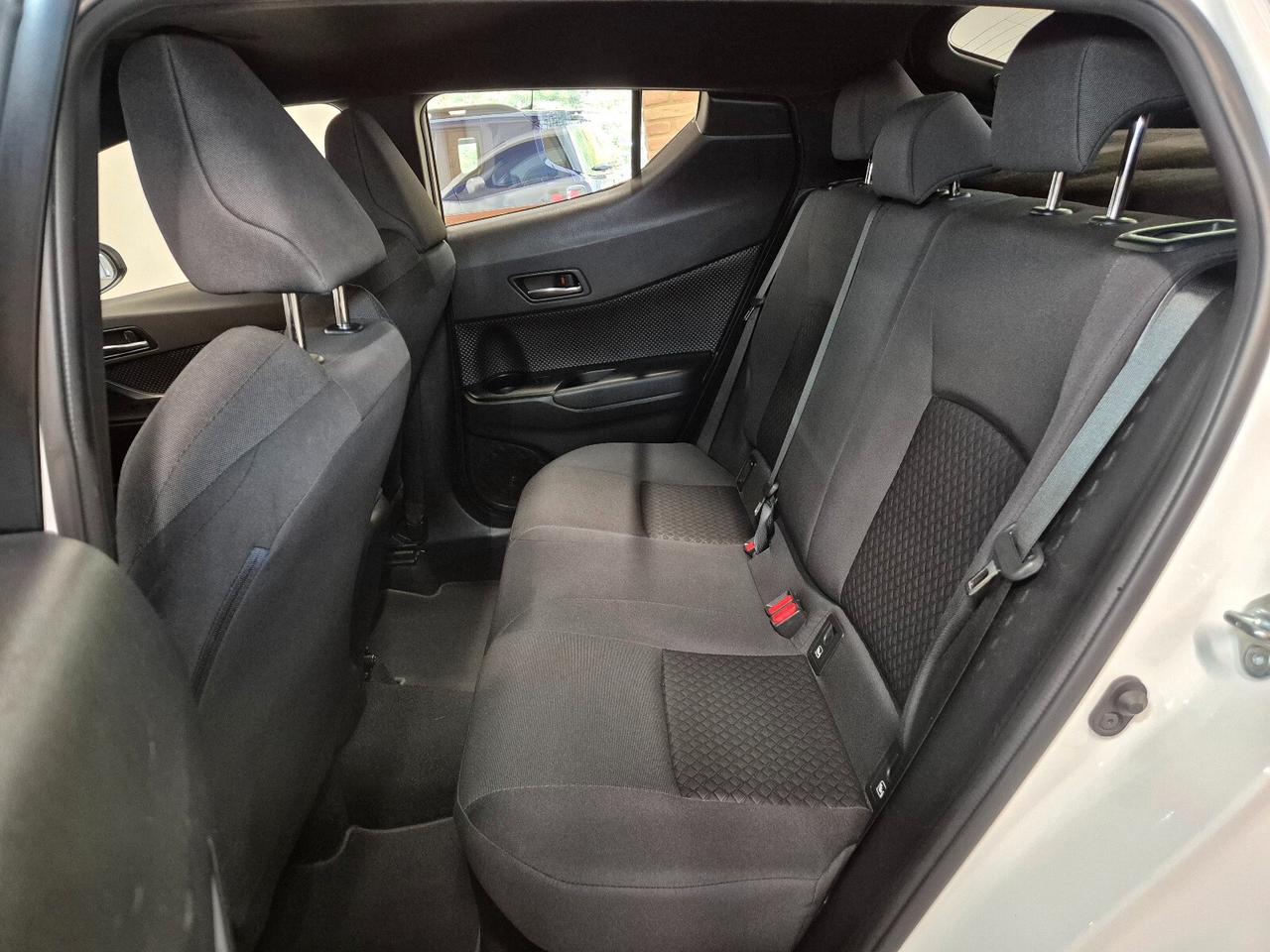Toyota C-HR 1.8 Hybrid E-CVT Active