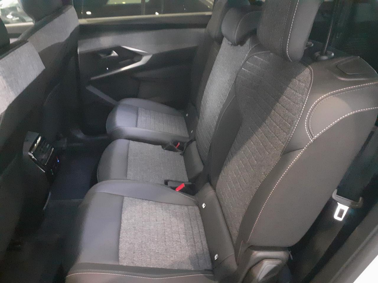Peugeot 5008 Hybrid 145 e-DCS6 Allure