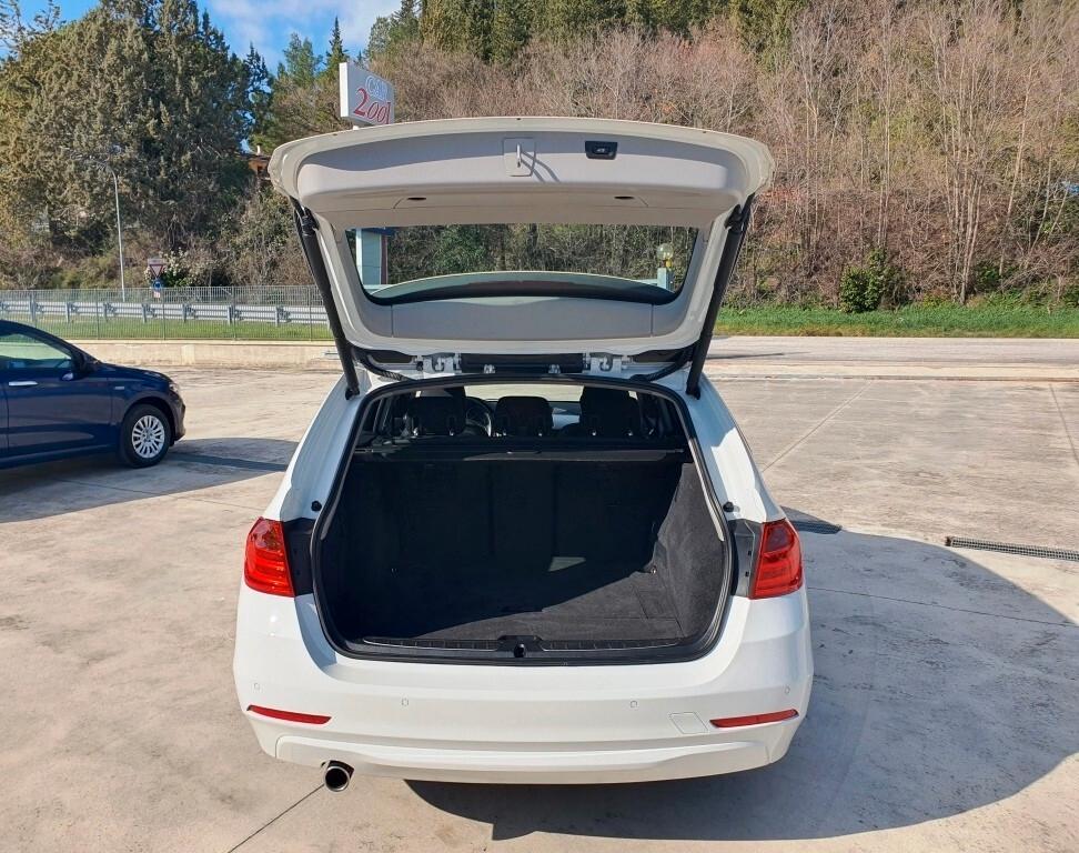 Bmw 318d xDrive Touring Modern 4x4 - 150 cv