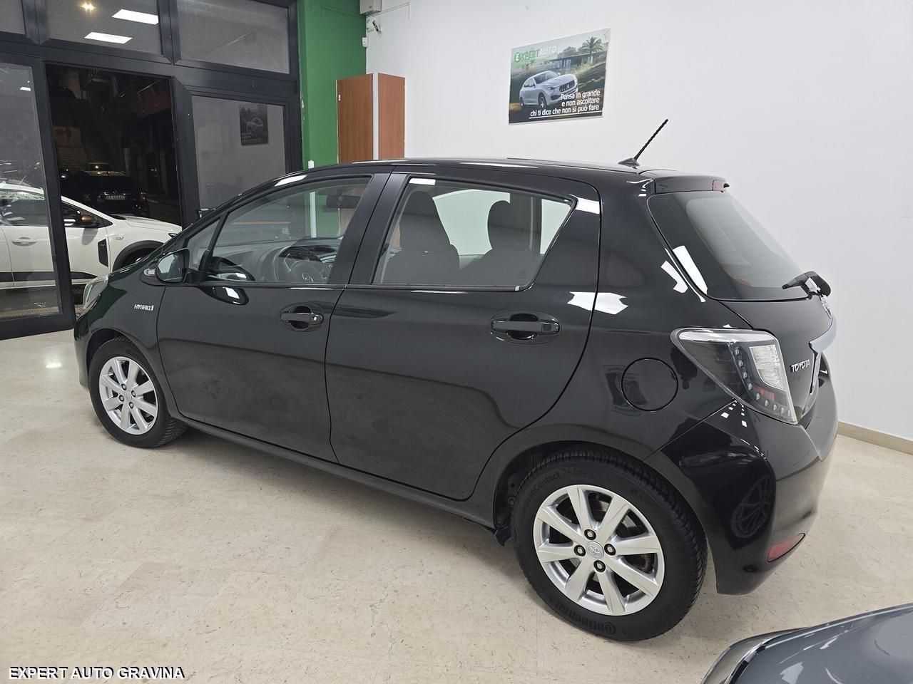 TOYOTA YARIS 1.5 HYBRID LOUNGE