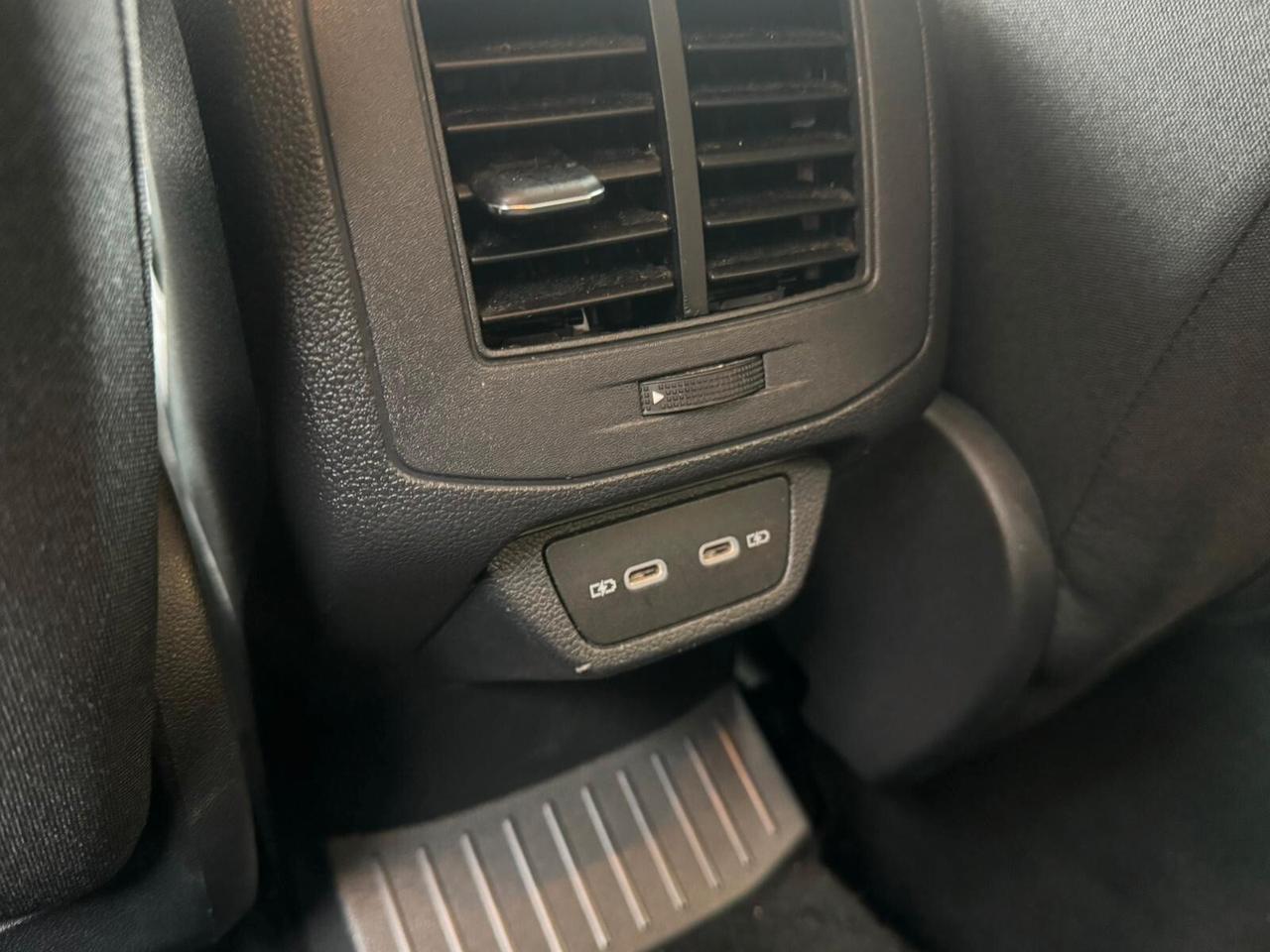 Volkswagen T-Roc 2.0 TDI SCR 150 CV DSG R-Line