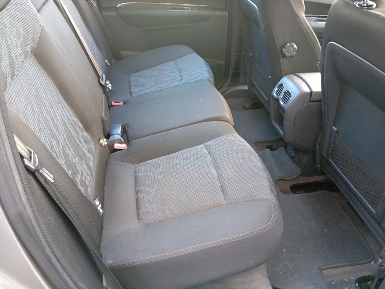 Peugeot 3008 1.6 HDi 8V Active-2011