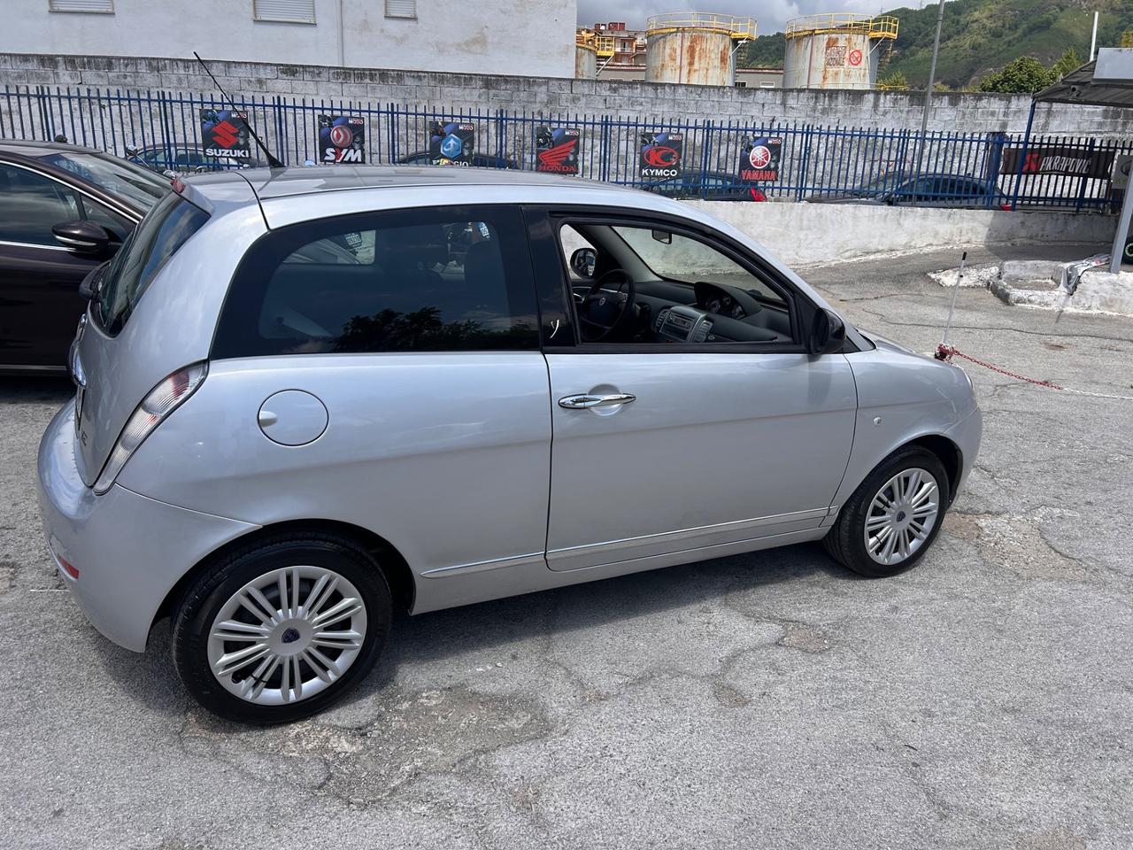 Lancia Ypsilon 1.2 69 CV 5 porte S&S Gold