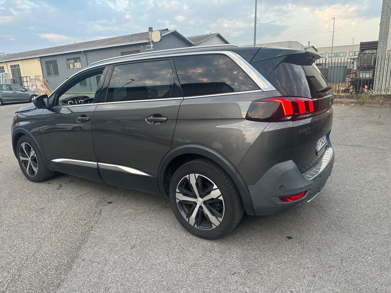 Peugeot 5008 GT LINE 7 POSTI