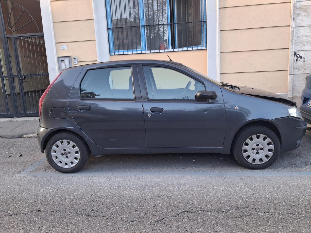 Fiat Punto 1.2 Benzina 5p Da Riparare Km 88.000 Neopatentati