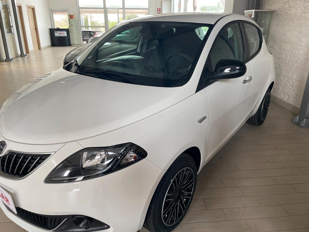 Lancia Ypsilon 1.0 FireFly 5 porte Hybryd Gold