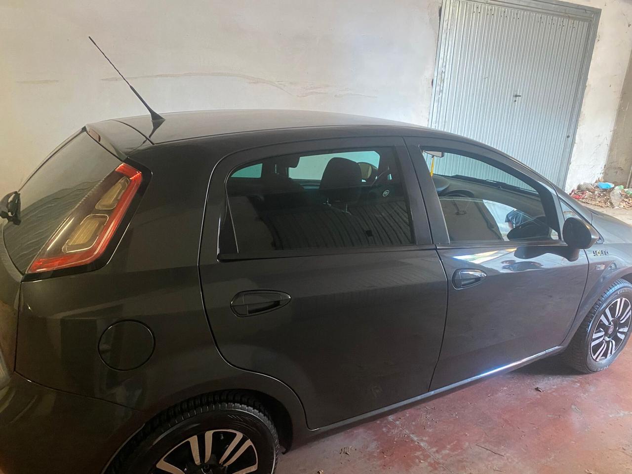 Fiat Punto 1.3 MJT II 75 CV 5 porte Young