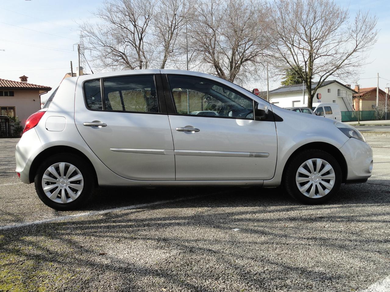 Renault Clio 1.2 16V 5 porte Dynamique