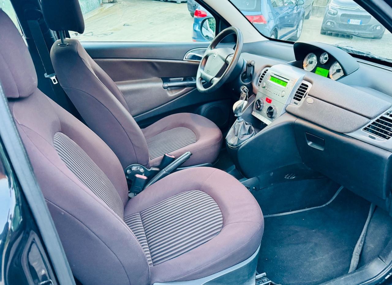 Lancia Ypsilon 1.2 Versus
